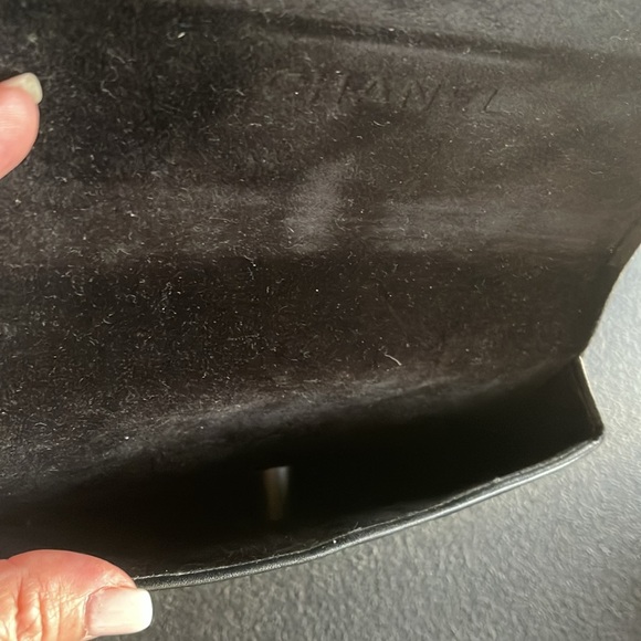 CHANEL SUNGLASSES AND LEATHER CASE !! Authentic Chanel polarized sunglasses - Picture 9 of 11